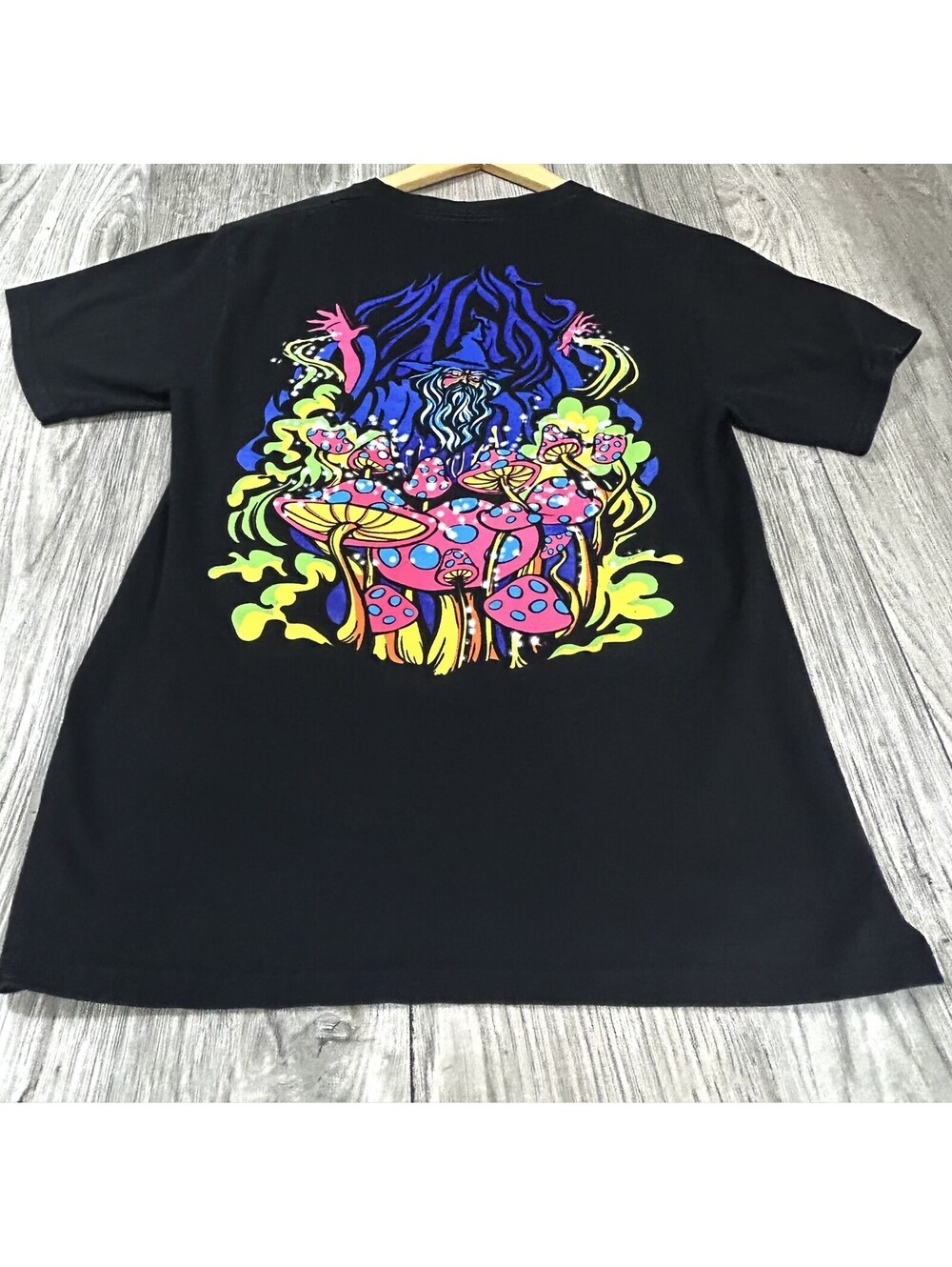 Alab - Psychedelic Mushrooms illusion Trip Black Shirt -size Small